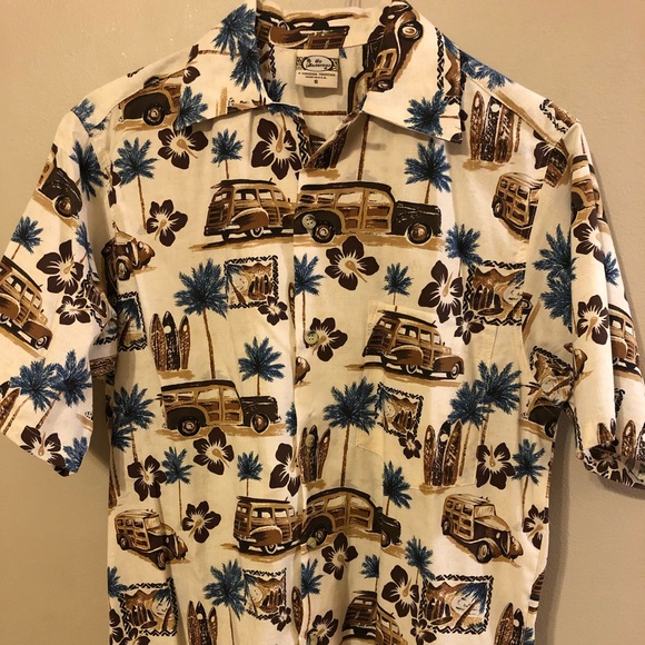 go barefoot Other - Men’s Hawaiian shirt size small excellent condition